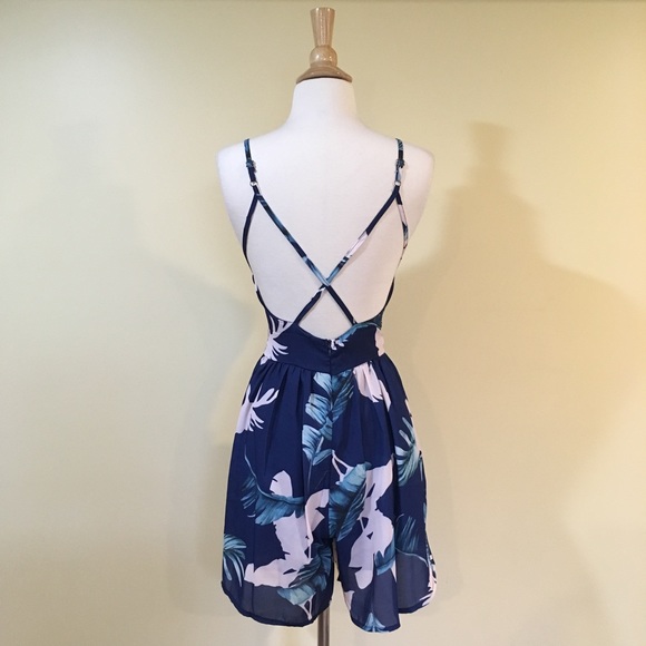 Tropical Floral Cross Back Romper - Picture 7 of 8